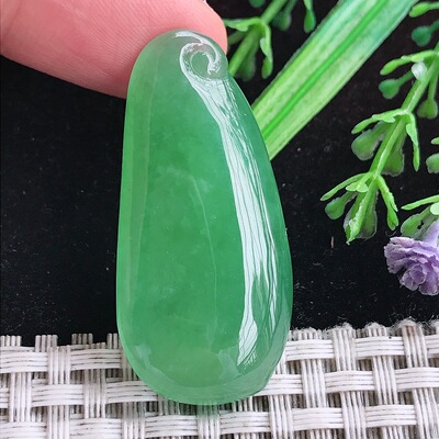 实拍A货翡翠42.4/20/6.9老坑冰种起胶冰阳绿满绿福瓜吊坠翡翠玉坠