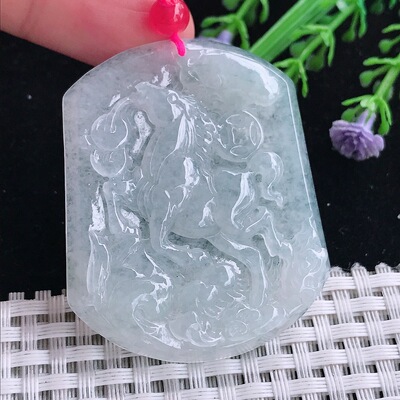 实拍A货翡翠50/41.5/5.7老坑冰透起胶马上有钱马牌吊坠翡翠玉牌