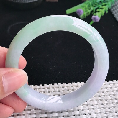 实拍A货翡翠55.5/12.1/9老坑冰润飘绿手镯宽边玉镯平安镯美人镯