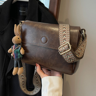 今年流行包包女2025新款 美拉德单肩斜挎包 潮高级感复古小方包春季