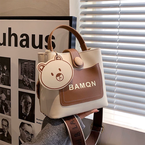 Весенняя модная сумка на одно плечо, универсальная брендовая сумка через плечо, популярно в интернете