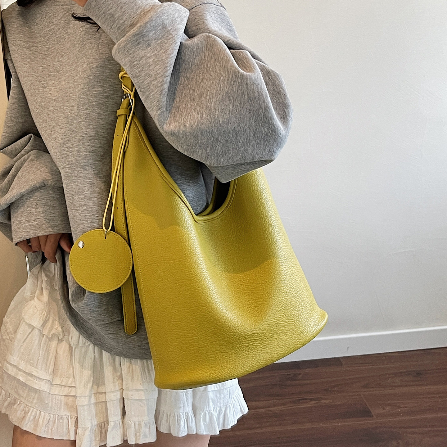 复古荔枝纹软皮水桶托特包包女2025新款大容量上班通勤百搭单肩包,箱包皮具/热销女包/男包,通用款女包,淘宝优惠券,粉丝福利购,淘宝优惠卷