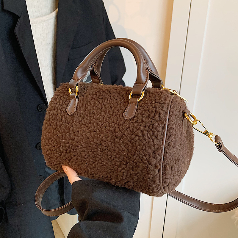 羊羔毛绒绒包包女式2025年冬流行手提包手拎包单肩斜挎波士顿女包