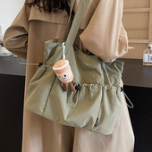 休闲通勤大容量尼龙布包包女2025新款 大学生上课包通勤单肩托特包