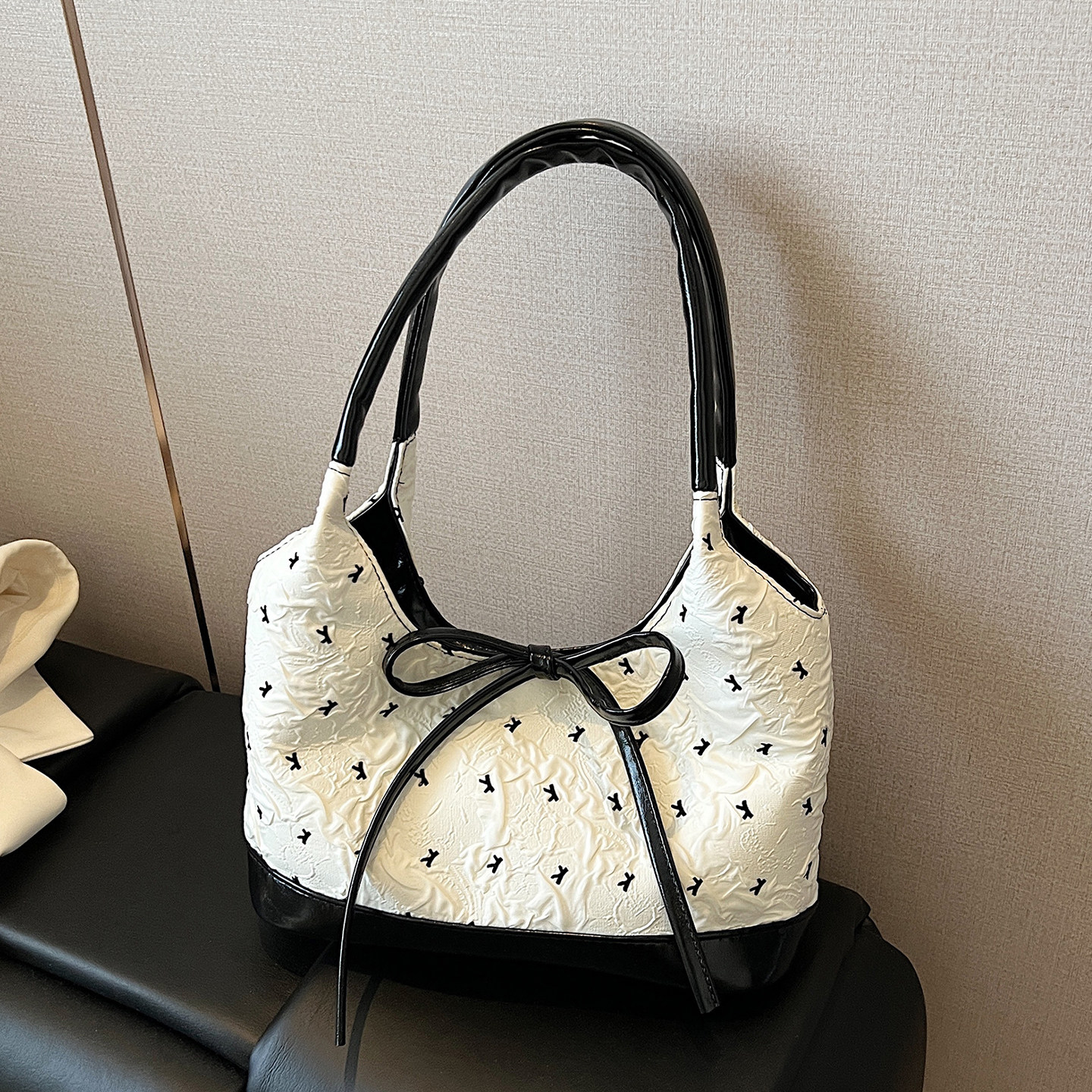 今年流行的包包女式2025新款潮蝴蝶结手提水桶包高级感百搭单肩包,箱包皮具/热销女包/男包,通用款女包,淘宝优惠券,粉丝福利购,淘宝优惠卷