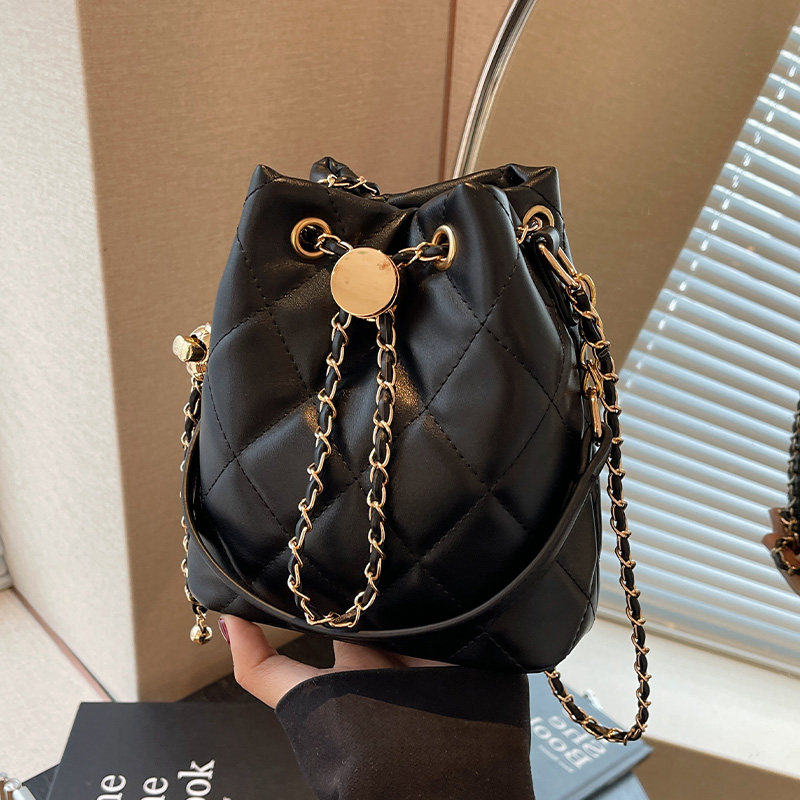 秋冬单肩包时尚菱格链条斜挎包