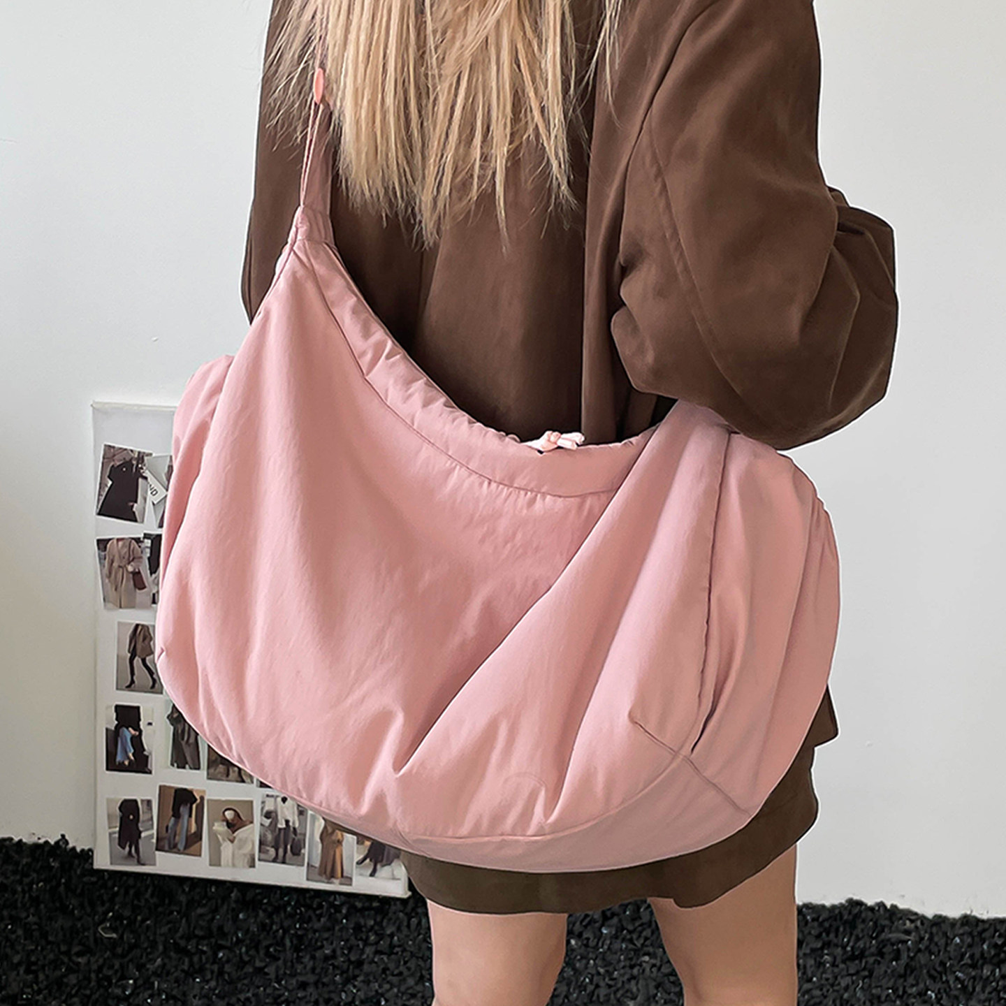 休闲大包包女式2026新款轻便大容量饺子包学生上课通勤单肩斜挎包