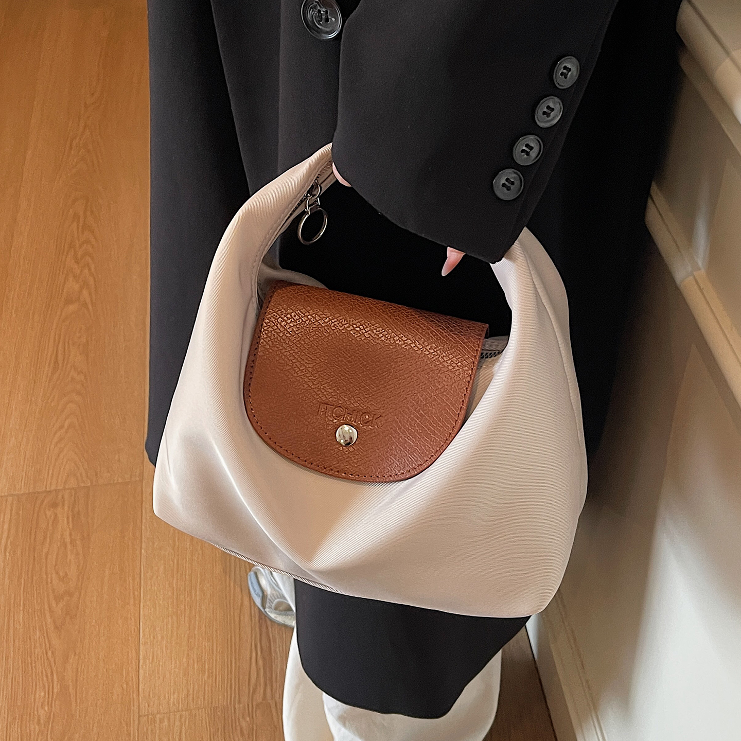 大容量包包女式2025新款秋冬休闲时尚布包上课通勤单肩斜挎饺子包