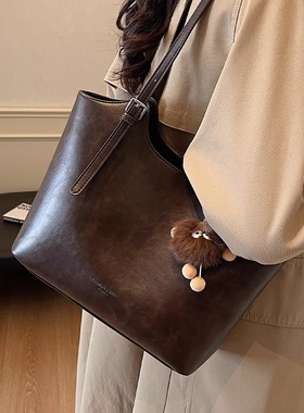 高级感复古包包女式2025年夏季流行质感百搭单肩包大容量托特大包