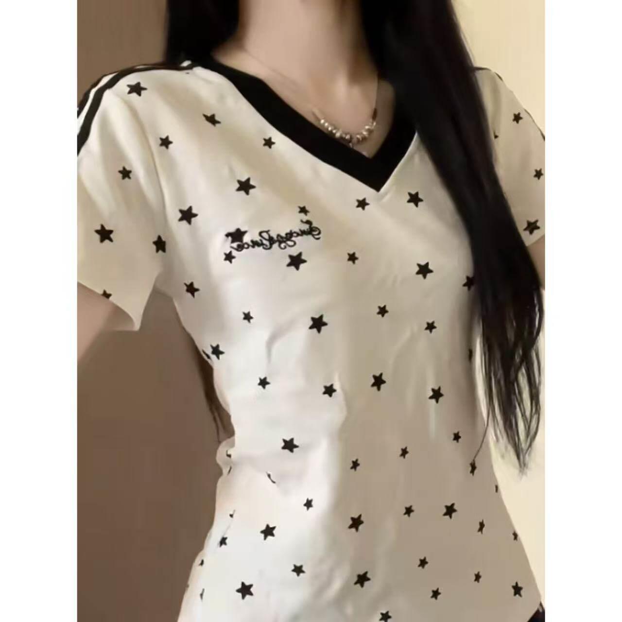 2026新款满印星星正肩V领短袖t恤女夏季设计感修身显瘦插肩上衣