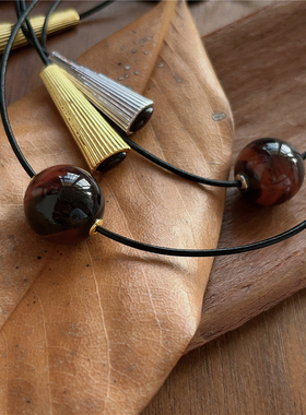 法式复古红虎石皮绳颈链轻奢小众简约时尚高级感锁骨链可调节项链