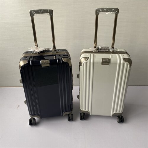 纯原单出日本高端铝框行李箱海关密码锁旅行箱28寸托运箱包十色入 - 封面