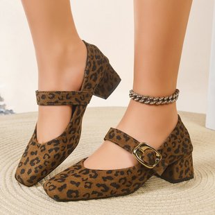 复古粗跟绒面方头单鞋女2026春秋新款加绒豹纹一字扣带玛丽珍鞋子