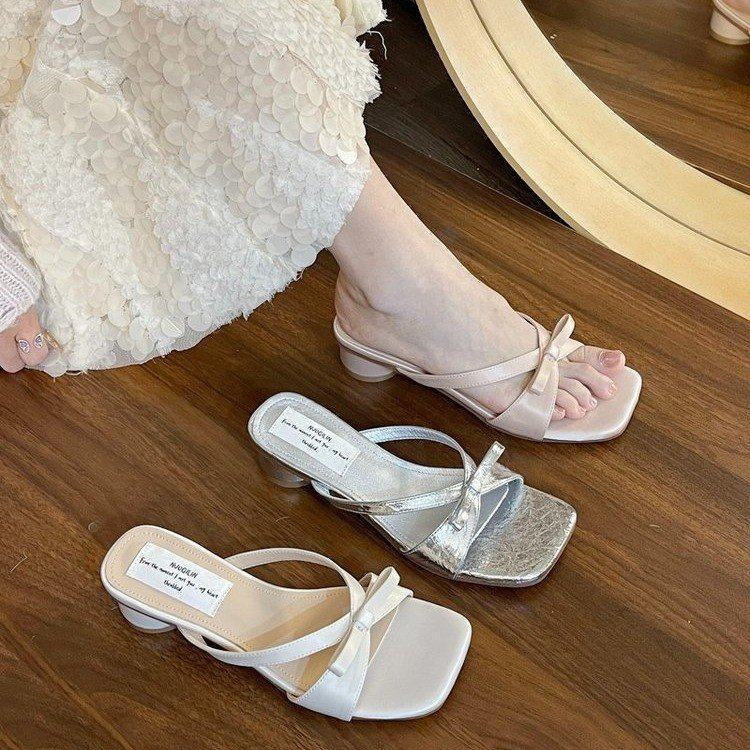 法式气质小凉拖鞋外穿女鞋子2026年新款夏季仙女风配裙子粗跟凉鞋