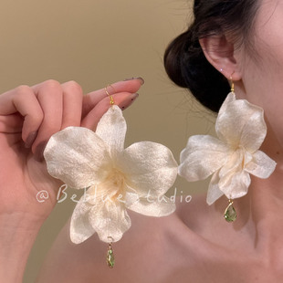 岛屿花香~超仙气甜美白色花朵耳环海边度假风拍照耳饰夸张耳钉