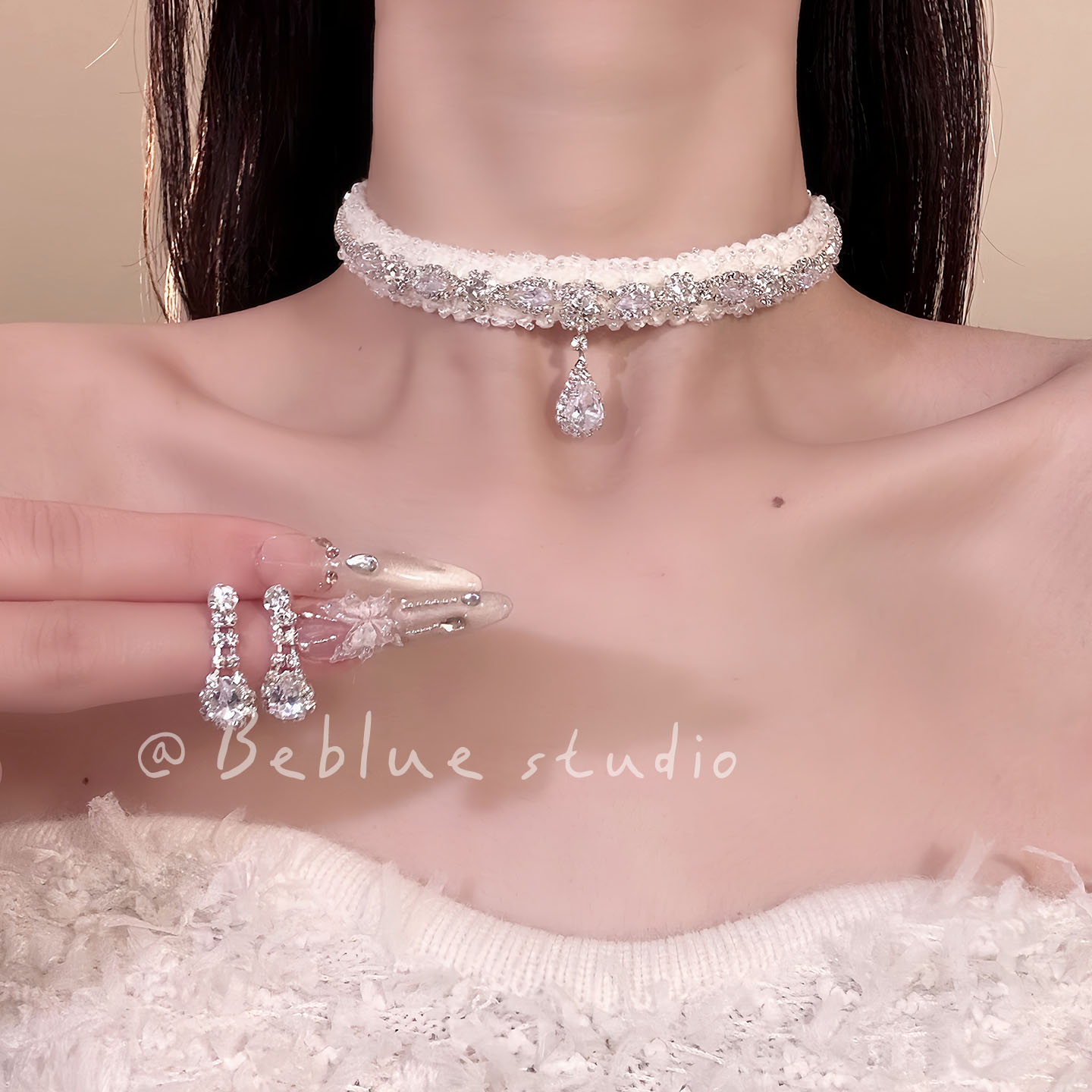 纯白爱恋~白色毛绒水滴锆石项链女轻奢小众颈链千金感礼服锁骨链