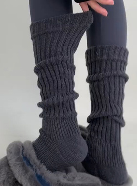 灰色半包袜套好韩好高级！搭鲨鱼裤真绝~满满秋冬氛围感~保暖显瘦