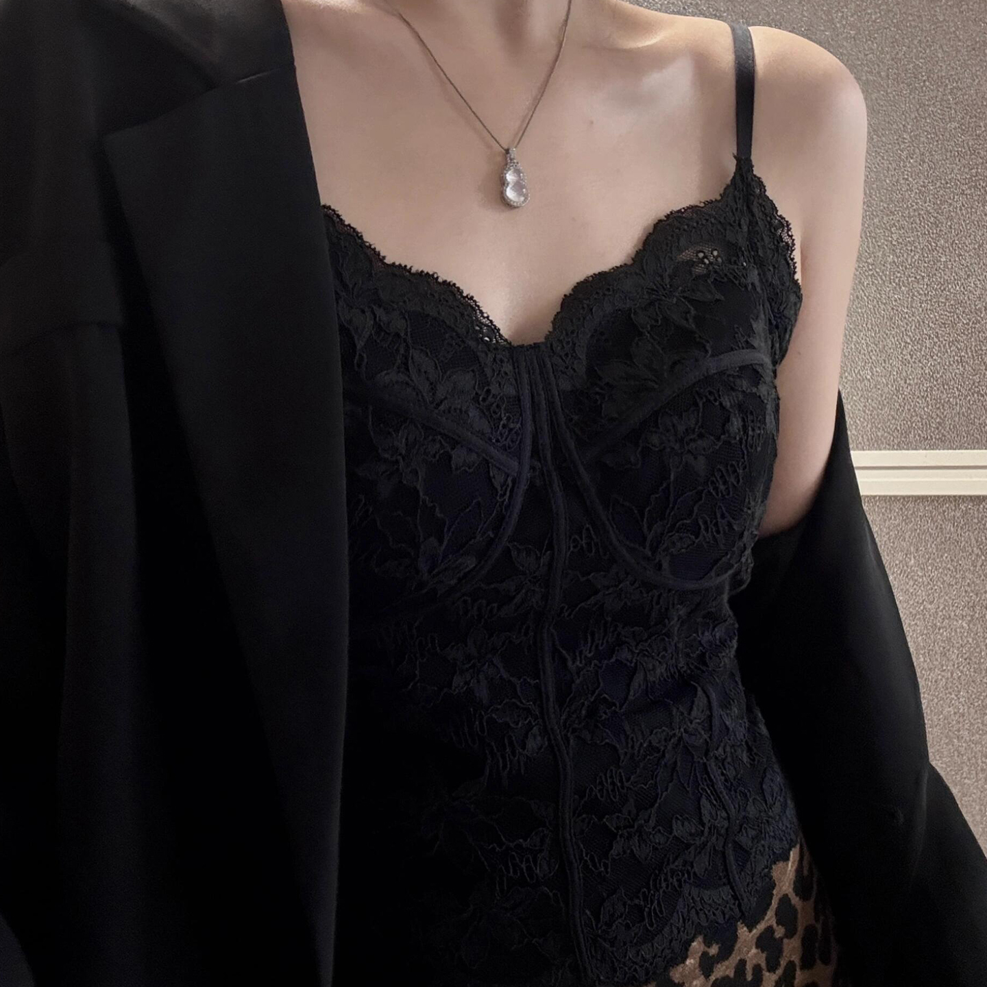 妈呀！软鱼骨内搭藏肚腩一绝！V领还显脸小秋冬加绒蕾丝吊带背心~