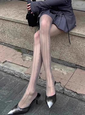 御里御气的穿搭~烟灰色尊嘟好高级！斩男又斩女~美腿效果一绝！