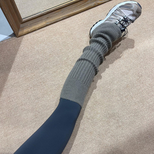 拿捏秋冬氛围感!袜套+leggings叠穿时髦又高级~竖纹收口显瘦保暖