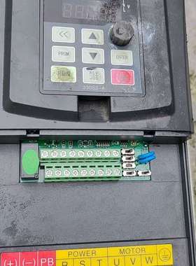 适用金田变频器SLE330S2，7.5KW/11KW功率，三相3议价