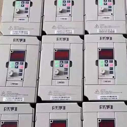 适用变频器 8000 V2R2M3 2.2KW 380V 实物图议价