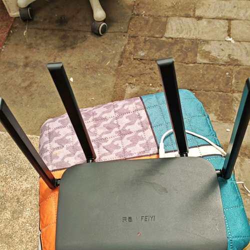 适用飞邑 AV1200双频千兆无线路由器，型号FY-R12G，具议价