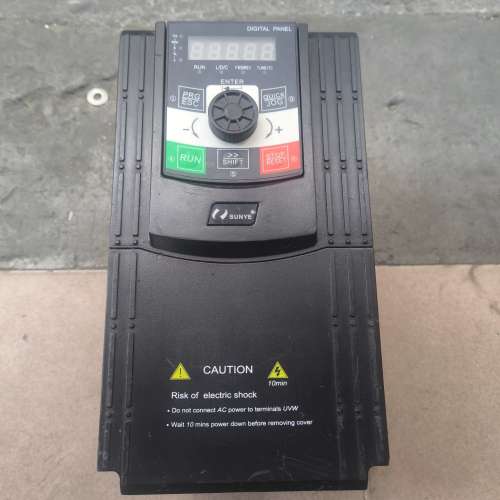 适用日业变频器，CM530H-B4T5R5GB/7R5PB，议价