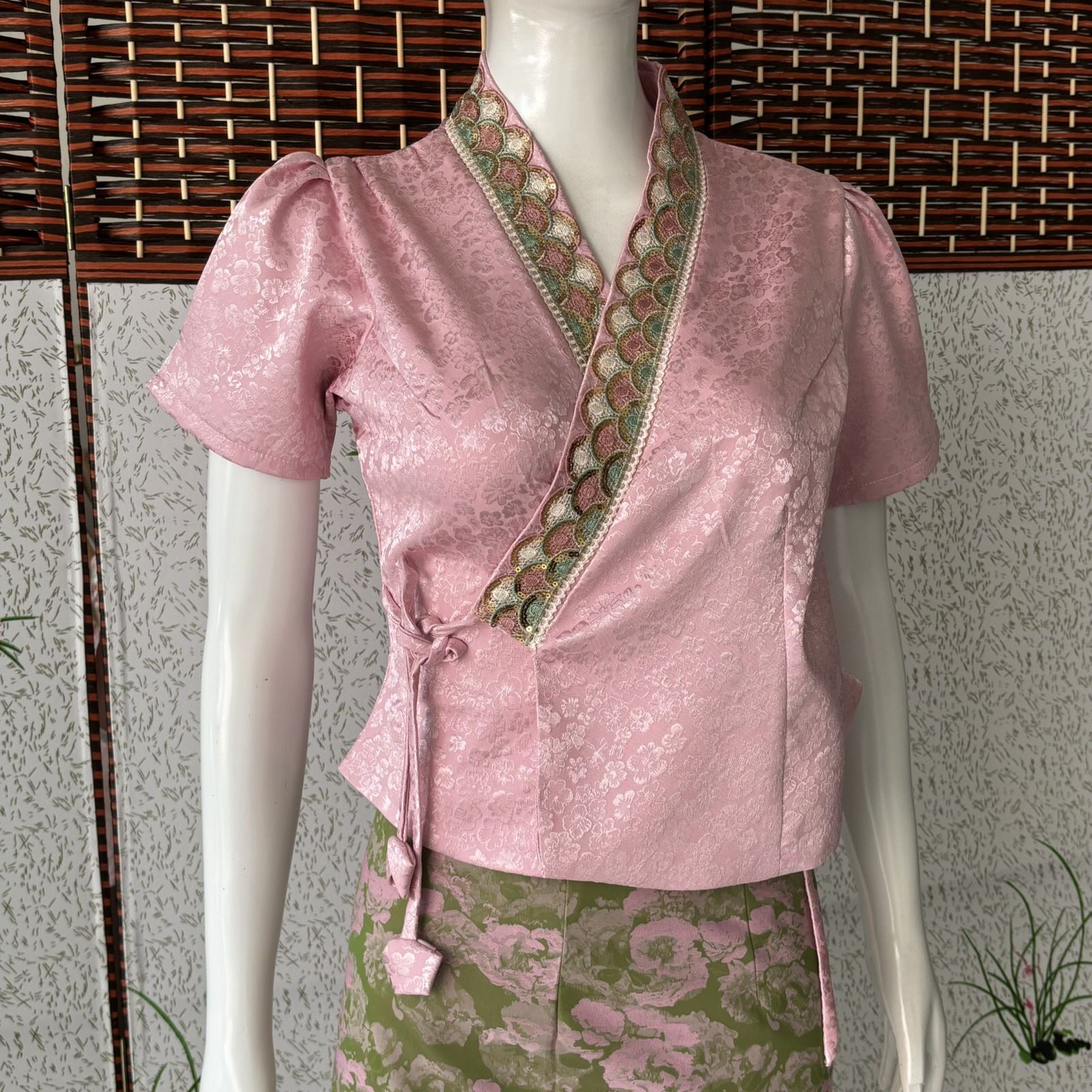 云南新款西双版纳傣族服装女日常生活服饰拍照短袖上衣泡泡袖