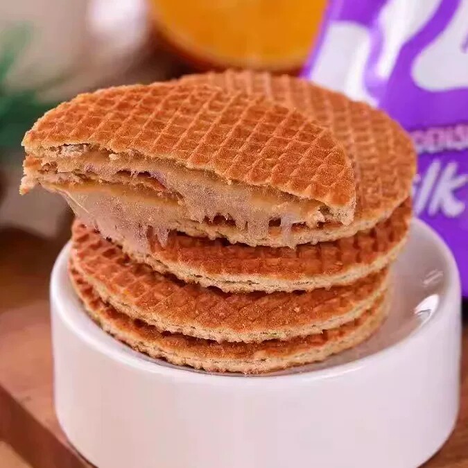 拉丝饼干俄罗斯原装进口焦糖牛奶味夹心饼干华夫饼特产休闲零食品