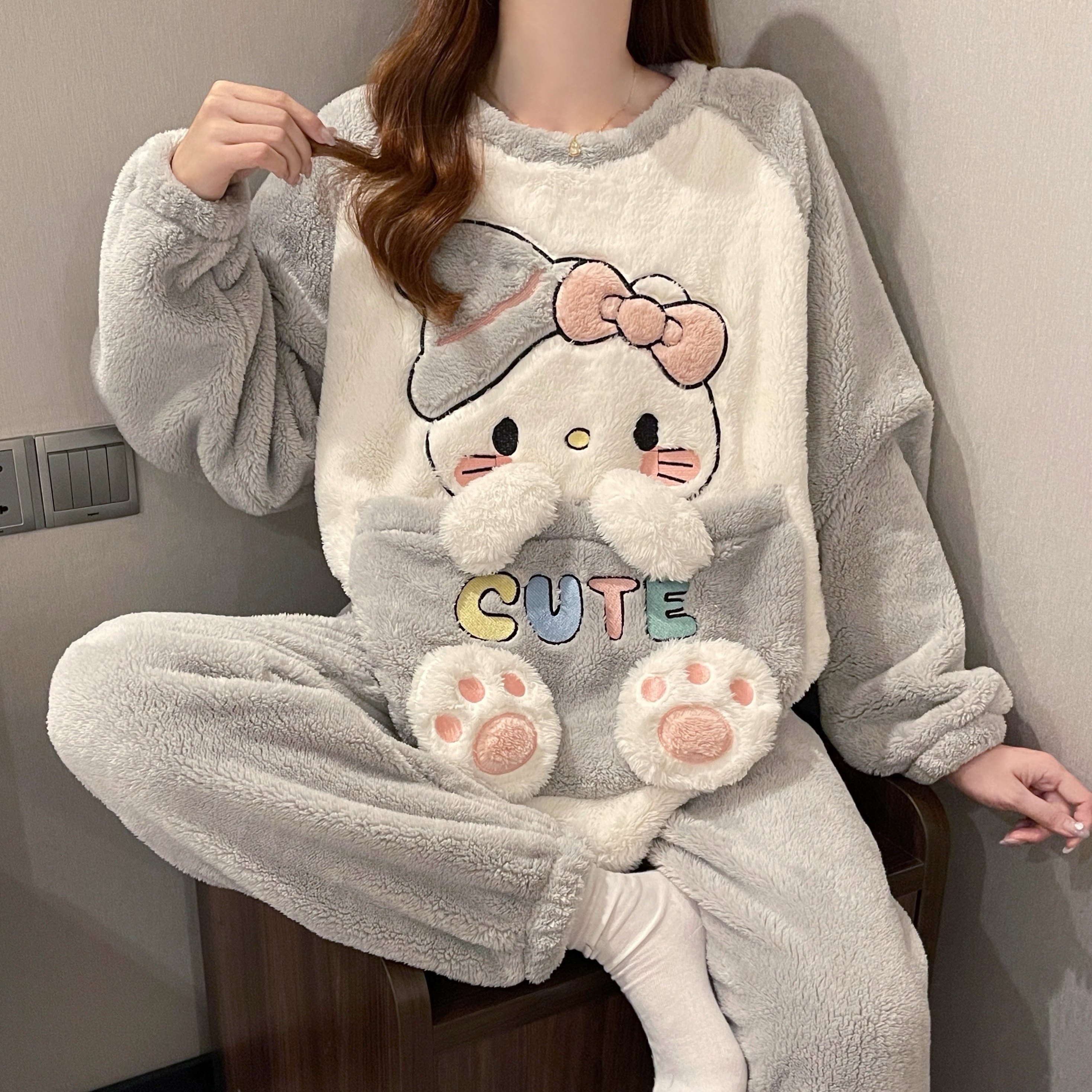 秋冬季法兰绒睡衣女卡通可爱休闲