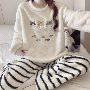 奶呼呼卡通可爱睡衣女秋冬新款软糯休闲保暖圆领半边绒家居服套装