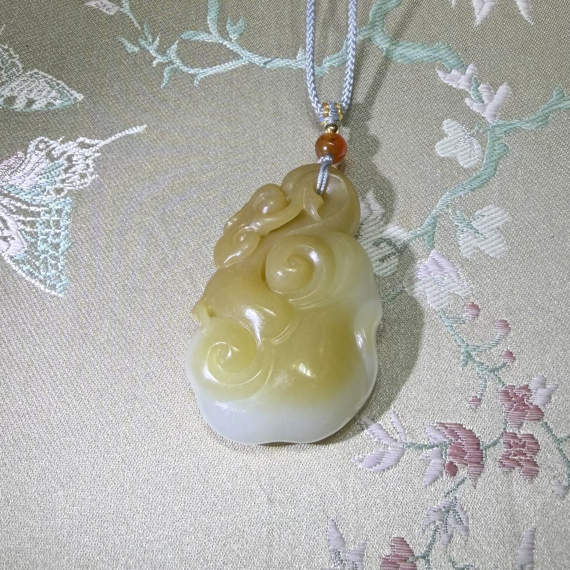 糖白如意~新疆和田糖白籽料玉如意吊坠挂件玉石雕刻培训学校