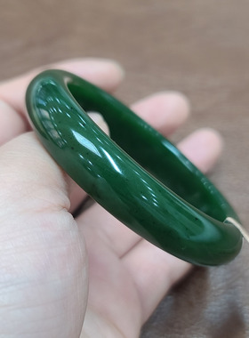 新疆和田碧玉籽料手镯 平安扣宝宝锁手把件 玉石雕刻培训学校