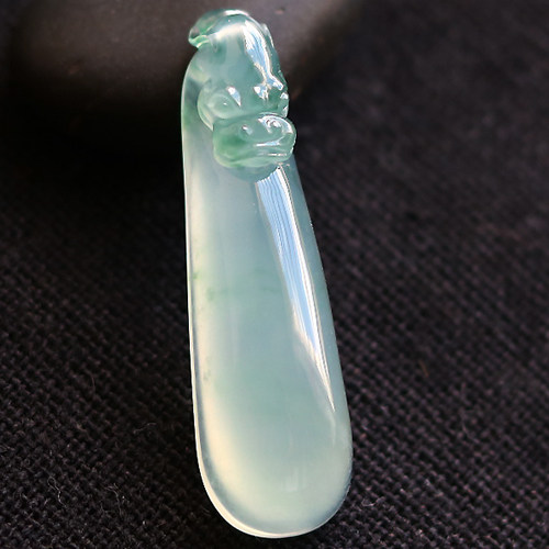 玉意珠宝-保真缅甸天然A货翡翠~老坑冰种飘彩龙头龙钩（已售