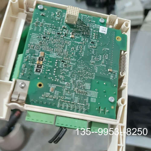 原装正品变频器I/O卡VW3A3202扩展卡，，完价格详谈