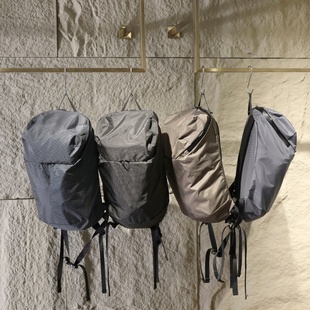 2025夏季 城市户外轻薄男女格子双肩包旅行包徒步爬山背包9910 新款