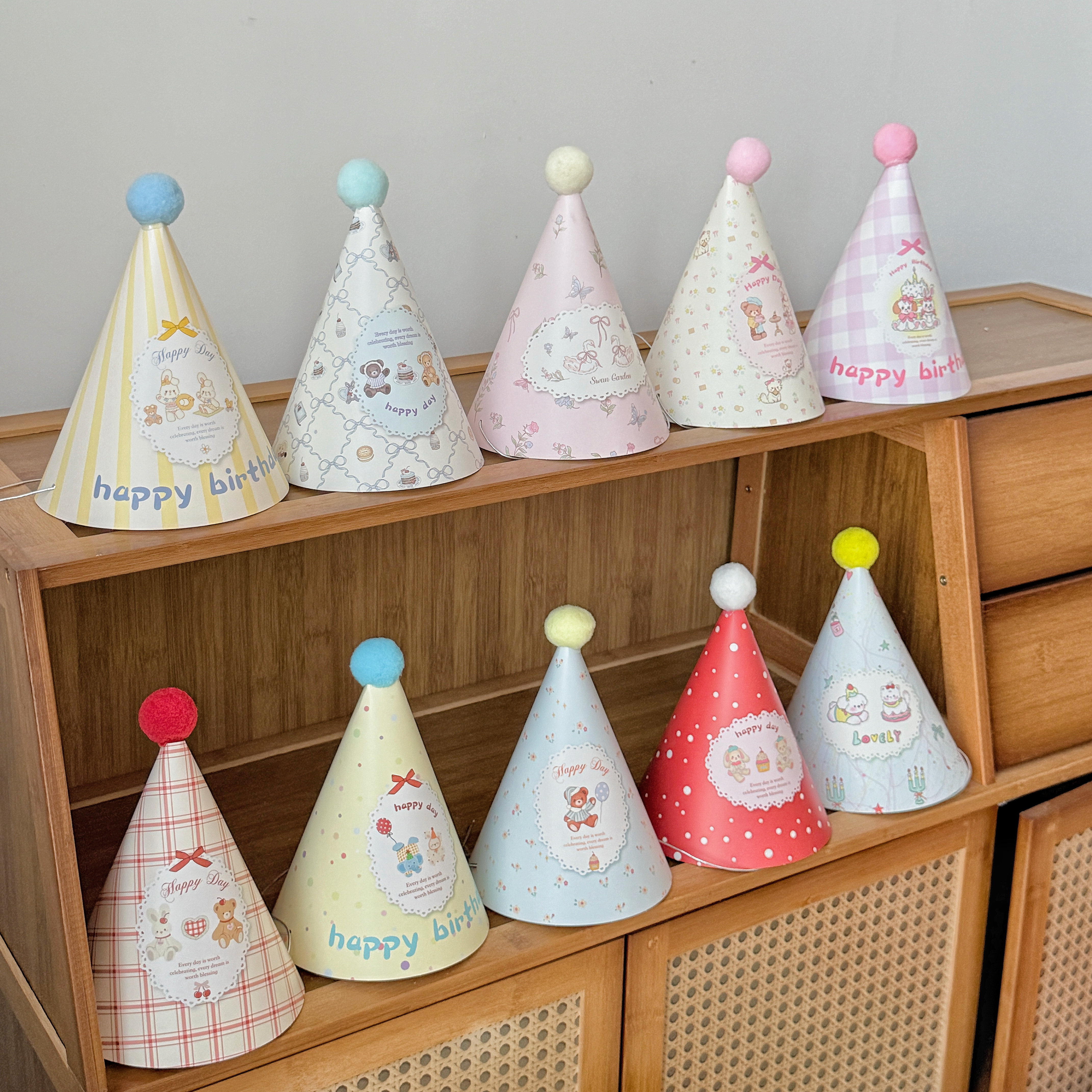 抱抱酱原创版权生日帽派对用品蛋糕帽子可爱卡通毛球帽甜品台装饰,节庆用品/礼品,节日装扮用品,淘宝优惠券,粉丝福利购,淘宝优惠卷