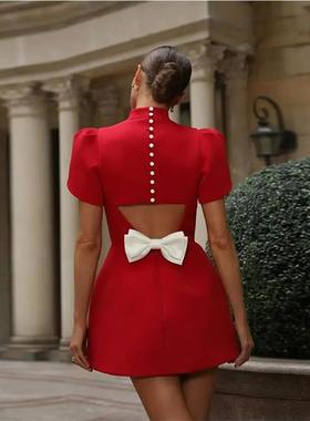 半高领短袖酒红色连衣裙Half-high neck short-sleeved red dress