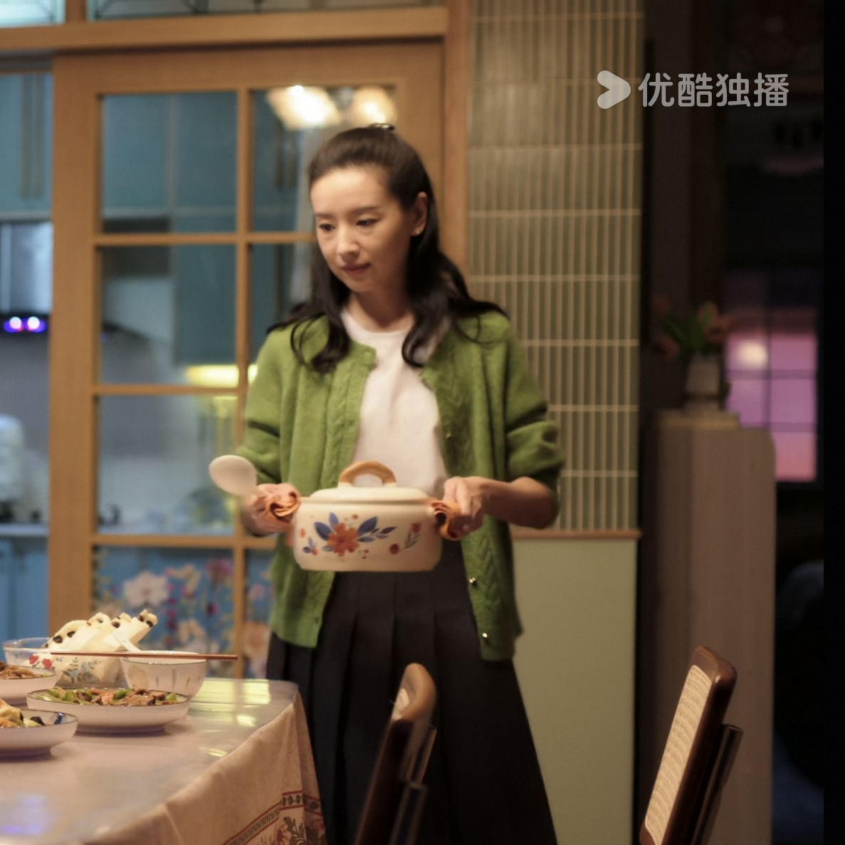 樱桃琥珀赵盛娟董洁同款绿色毛衣女秋冬洋气宽松慵懒风针织开衫女