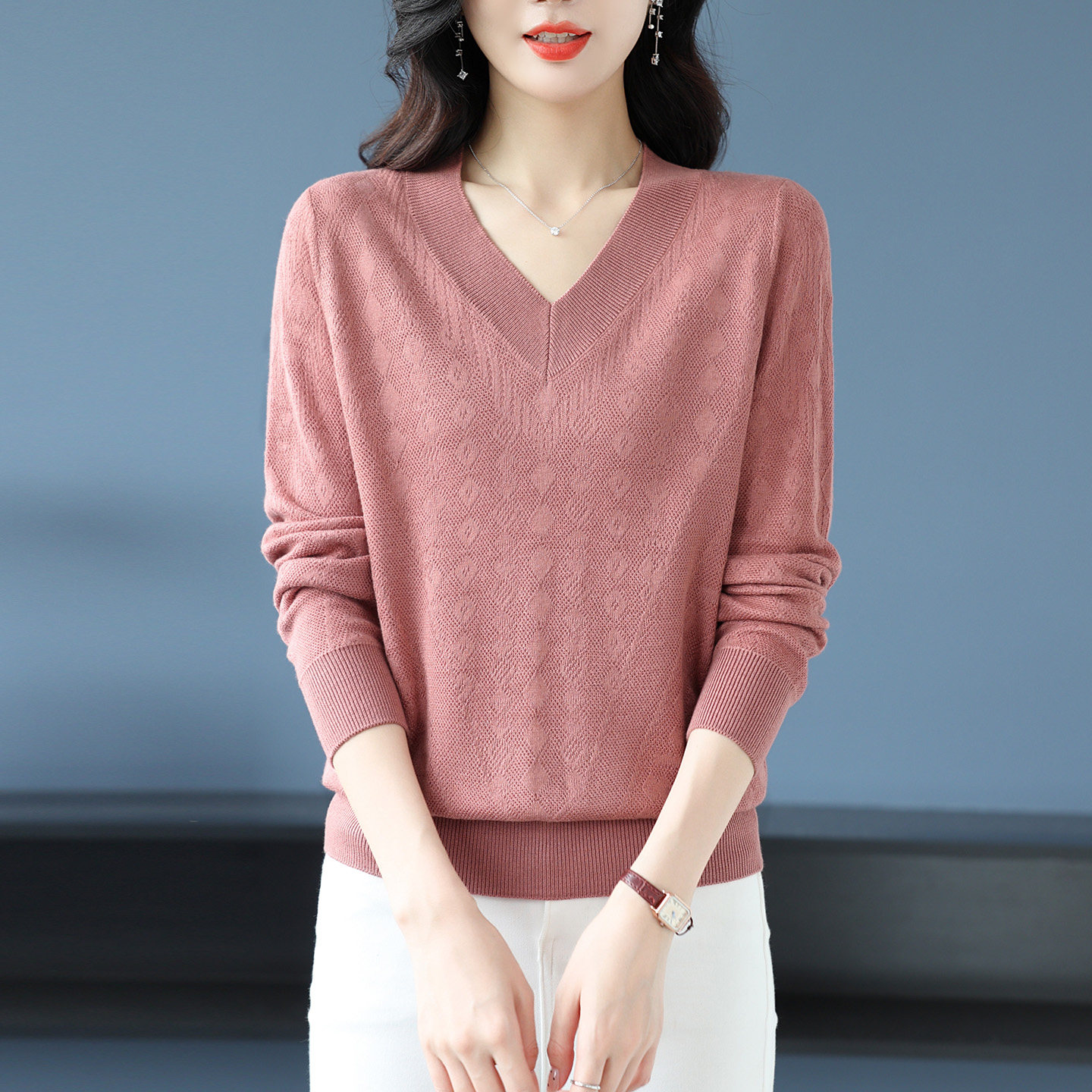 鄂尔多斯市薄款V领羊毛衫女2026春秋新款针织打底衫宽松套头毛衣