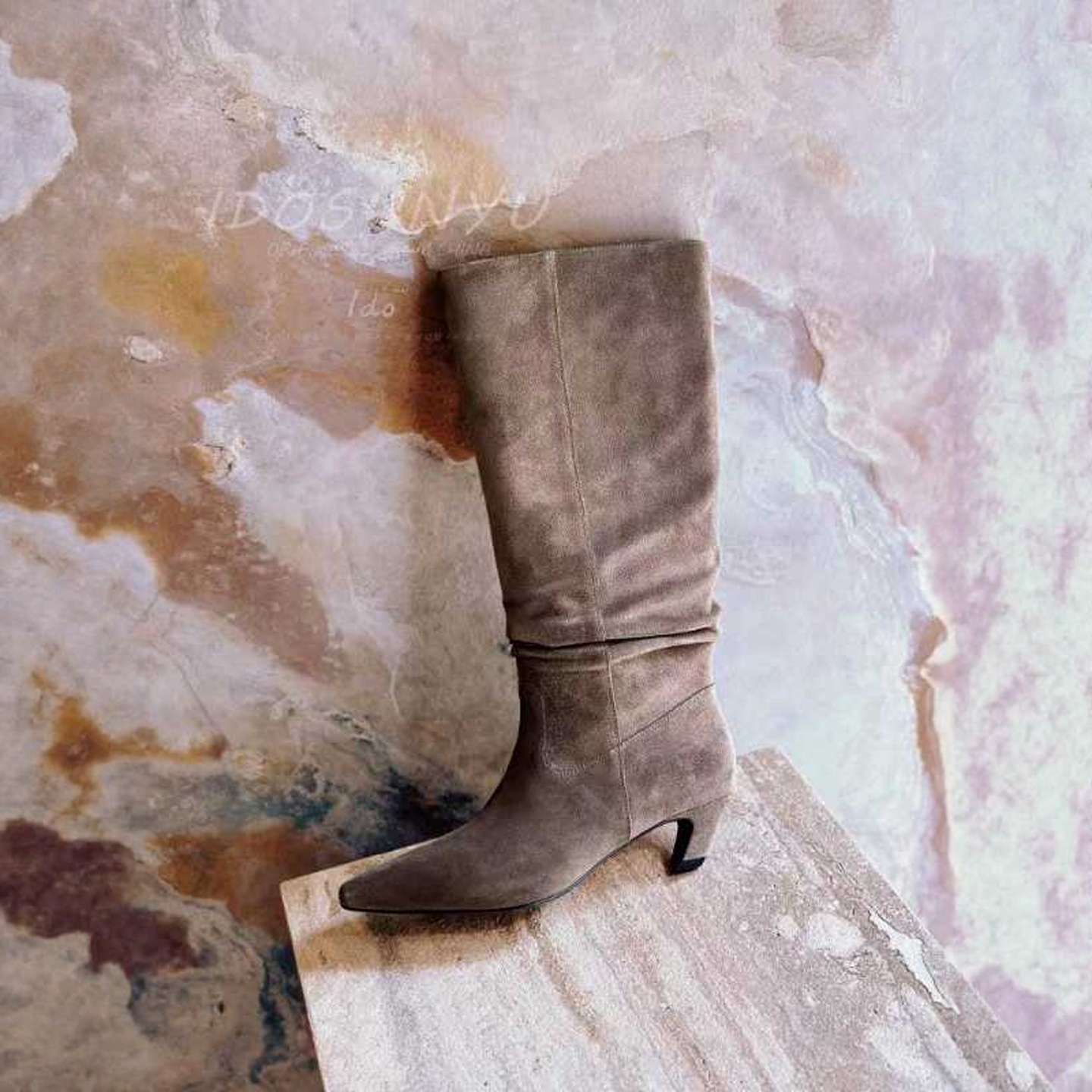 IDO磨卡其色长靴女4CM小跟时装靴