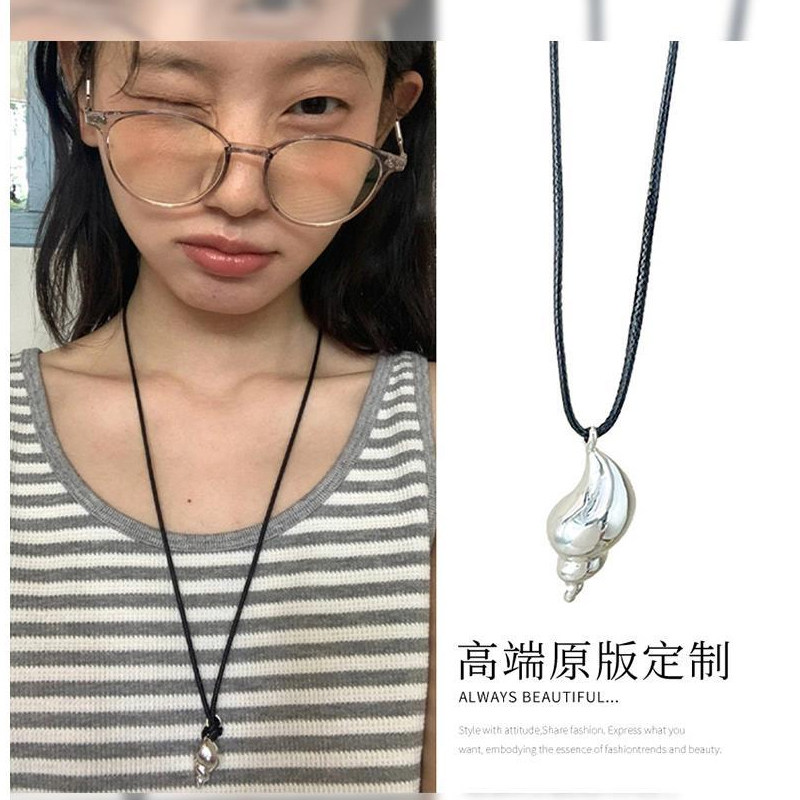 黑色绳子海螺吊坠项链长款图片