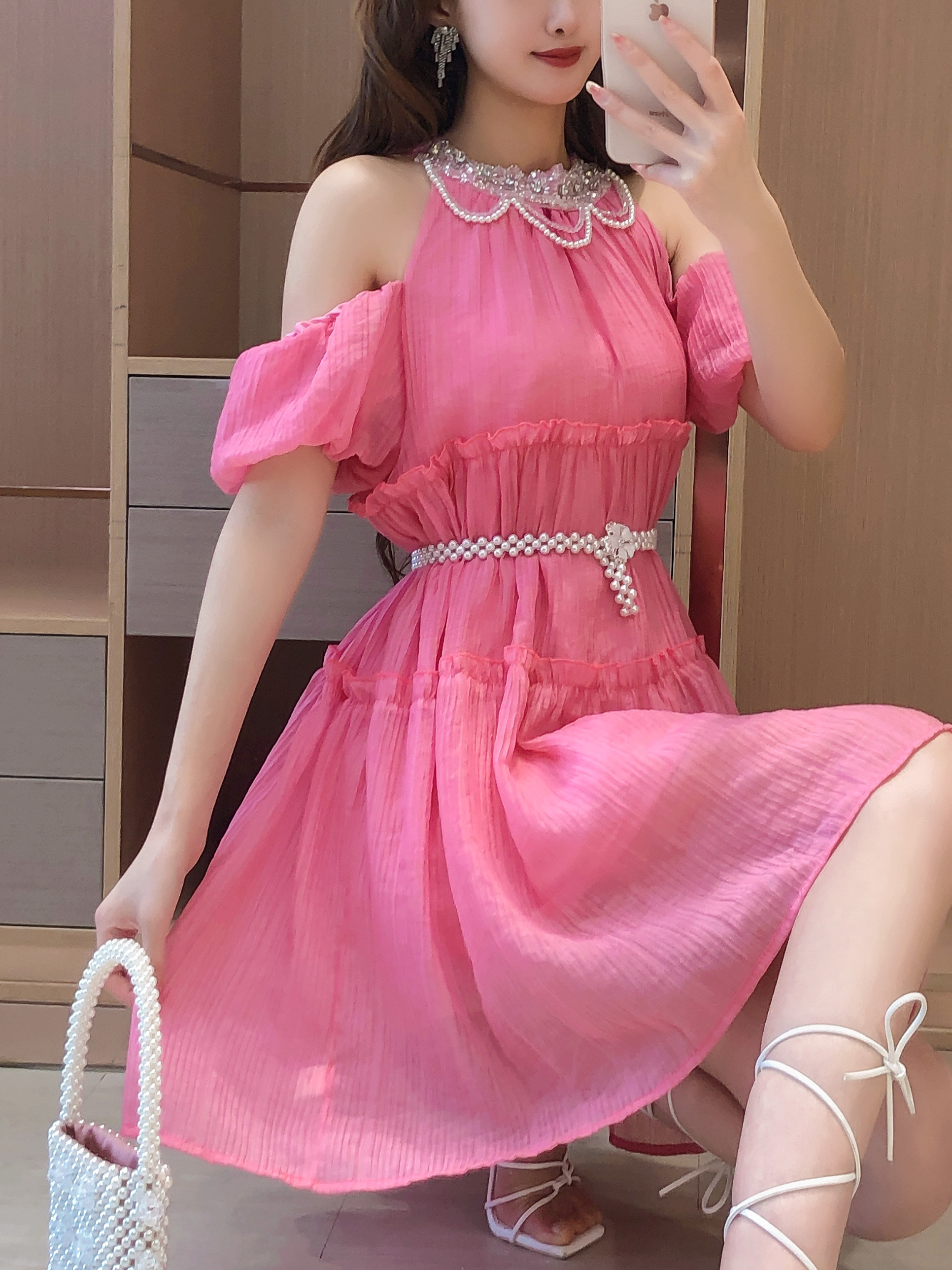 多巴胺少女小个子露肩连衣裙2025夏季新款洋气小众钉珠流苏伞裙女