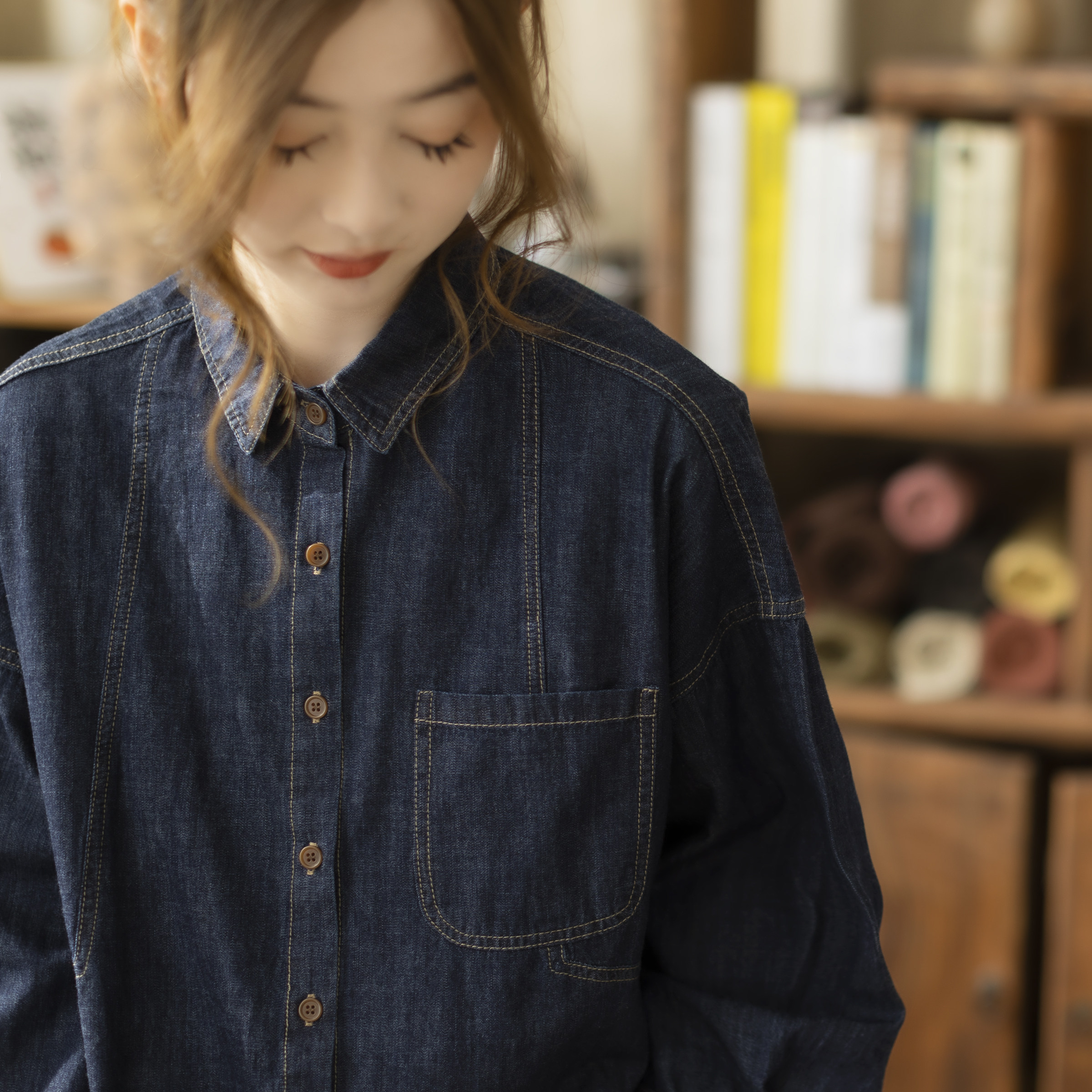 咖咪羽港风复古牛仔全棉衬衫外套2026春季宽松休闲叠穿衬衣女,女装/女士精品,衬衫,淘宝优惠券,粉丝福利购,淘宝优惠卷