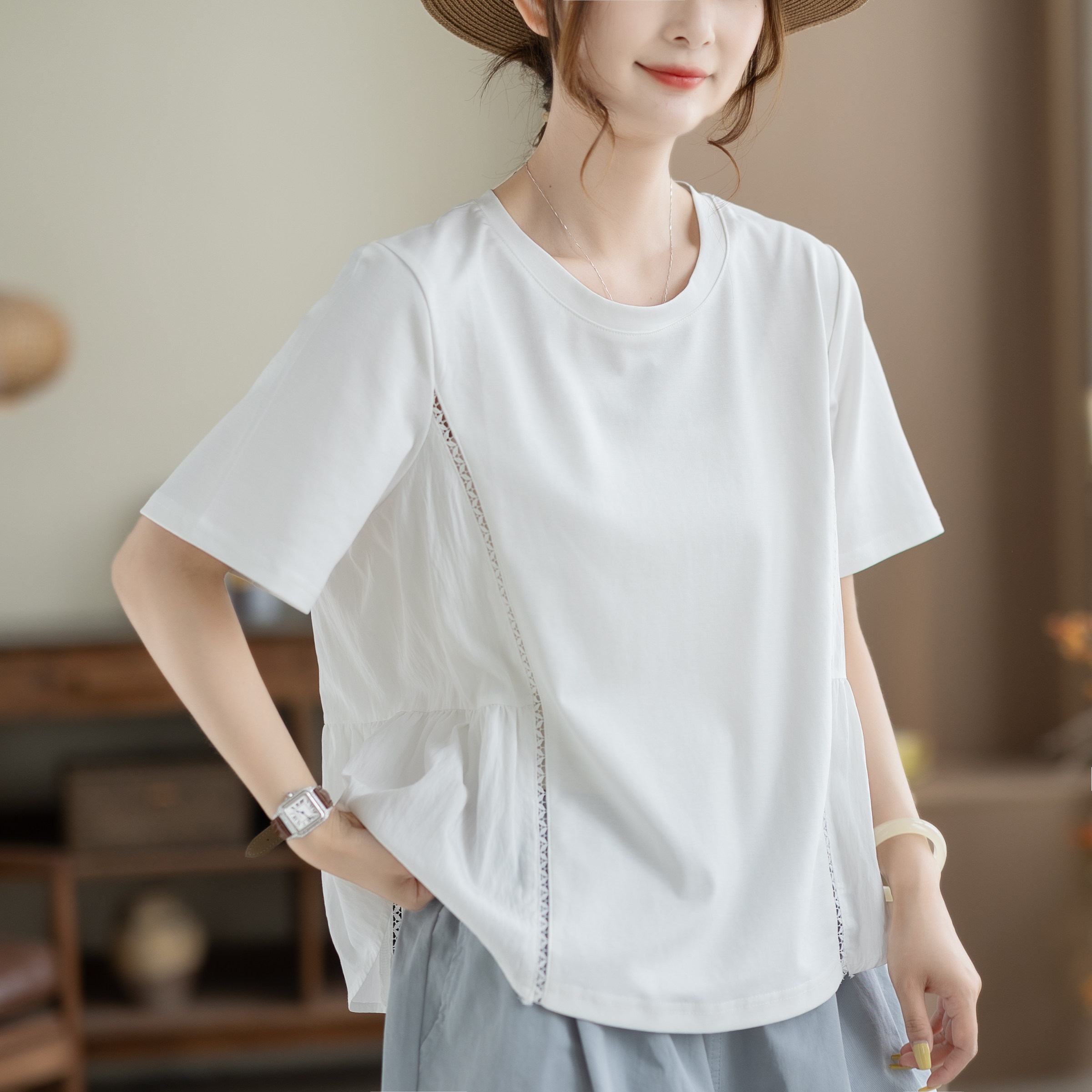 咖咪羽T恤女夏季新款圆领镂空花边宽松上衣休闲白色拼接女装短袖