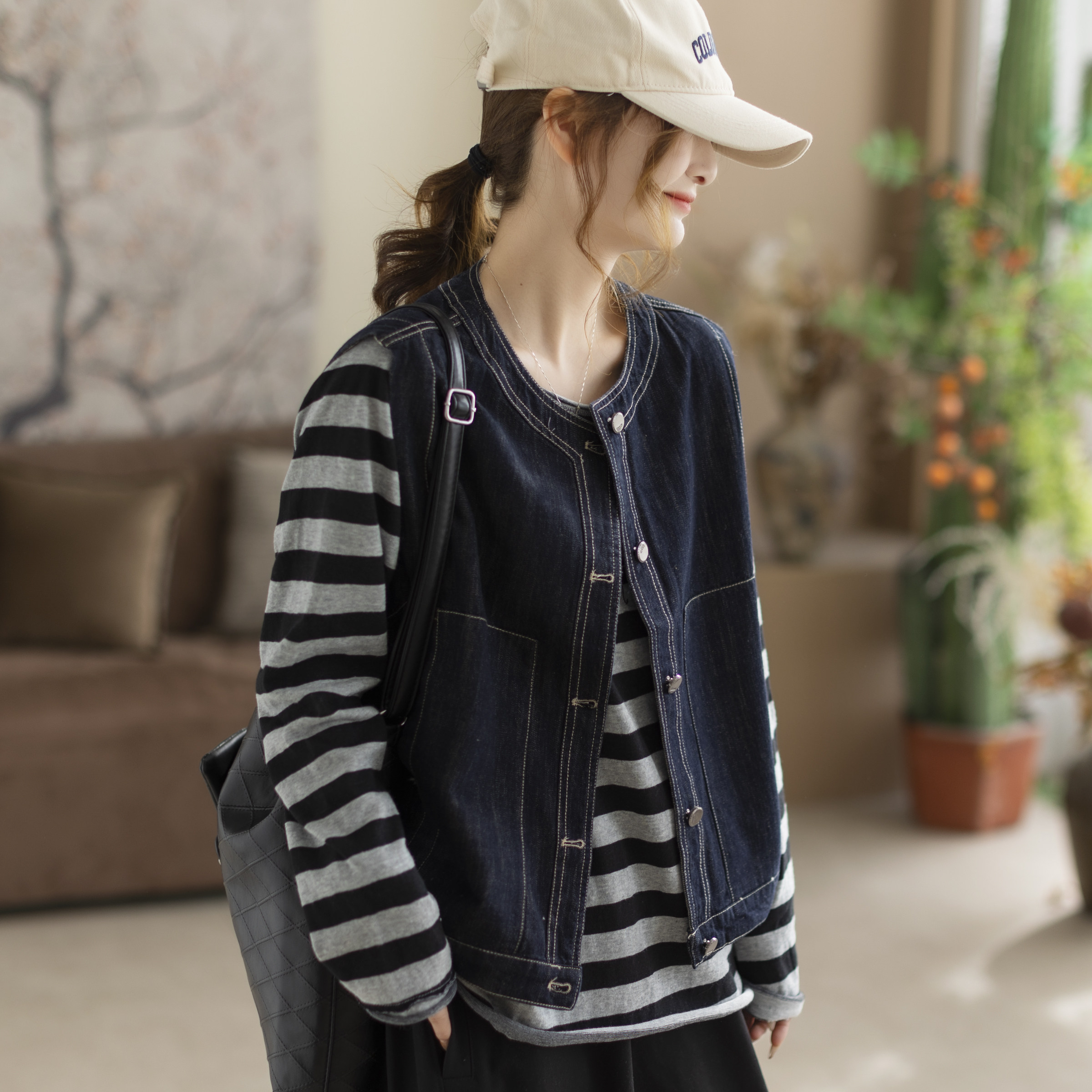 咖咪羽马夹坎肩春季新款2026小个子独特宽松时尚无袖明线牛仔上衣