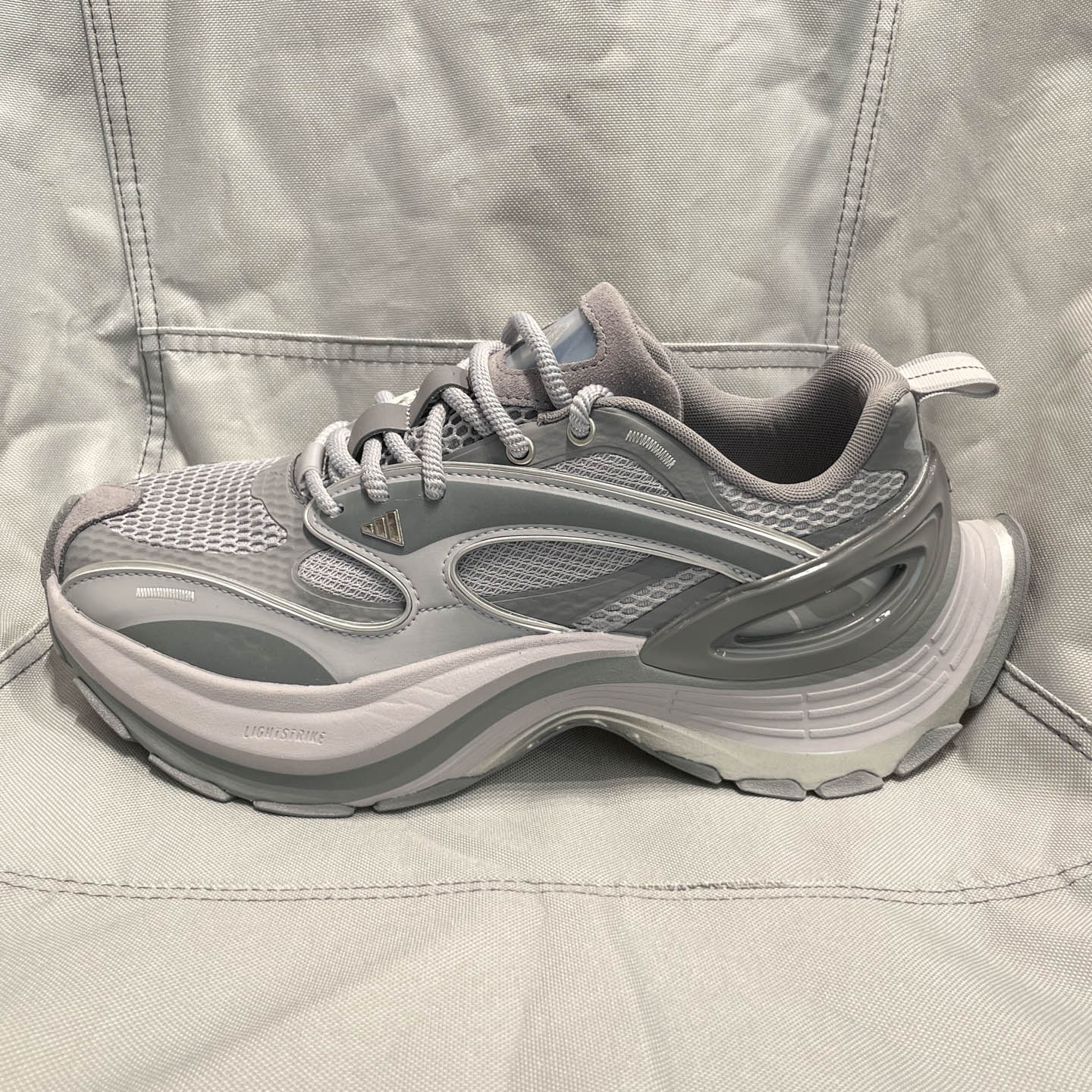 阿迪达斯男女时尚经典运动休闲鞋