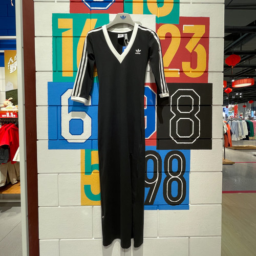 阿迪达斯三叶草女装2025春季侧开叉长款运动V领中袖连衣裙 IK0439