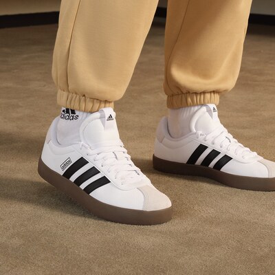 运动休闲板鞋阿迪达斯男鞋